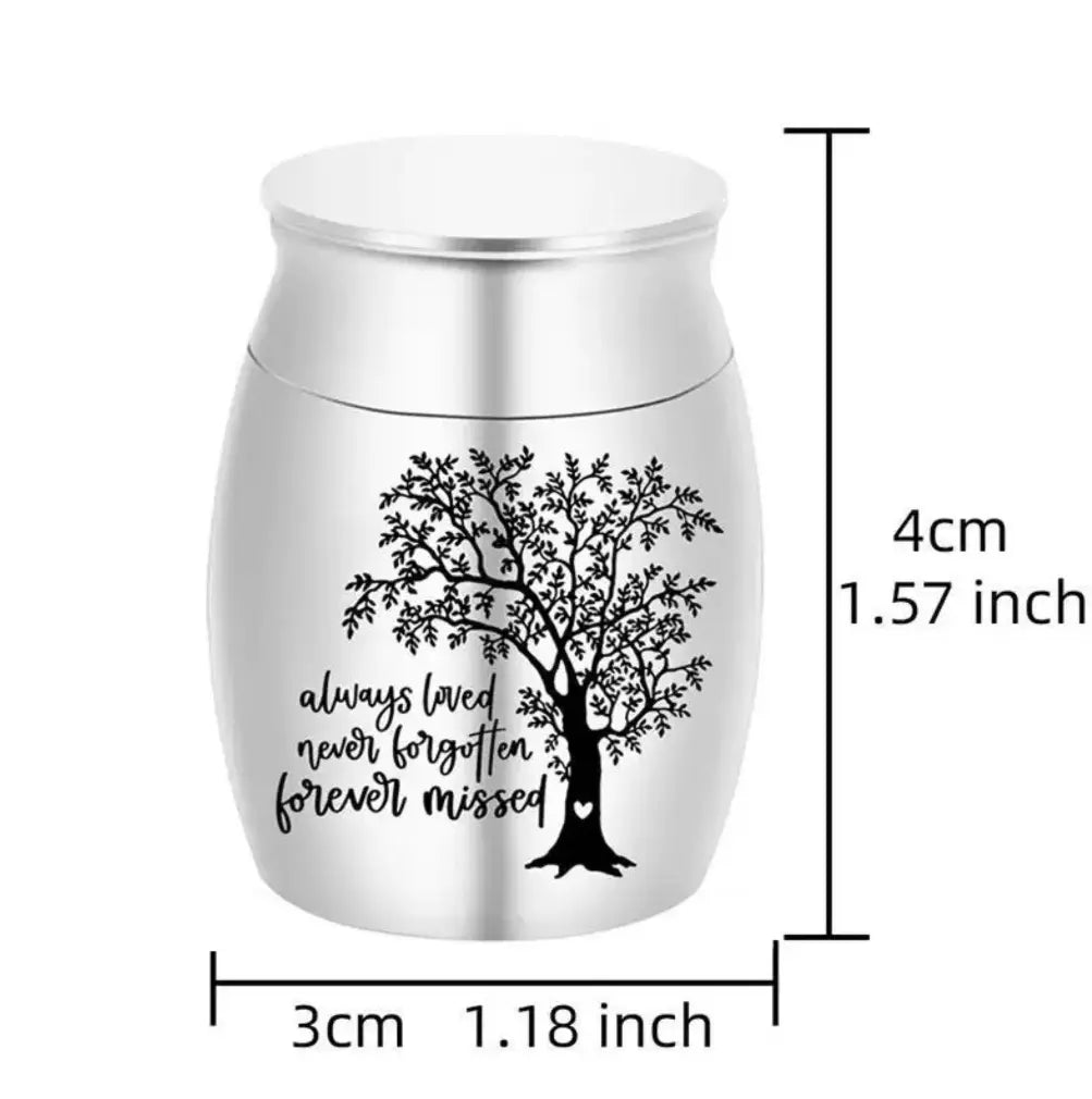 Size specifications of the miniature dog urns for ashes measuring $4\text{ cm}$ in height and $3\text{ cm}$ in width.